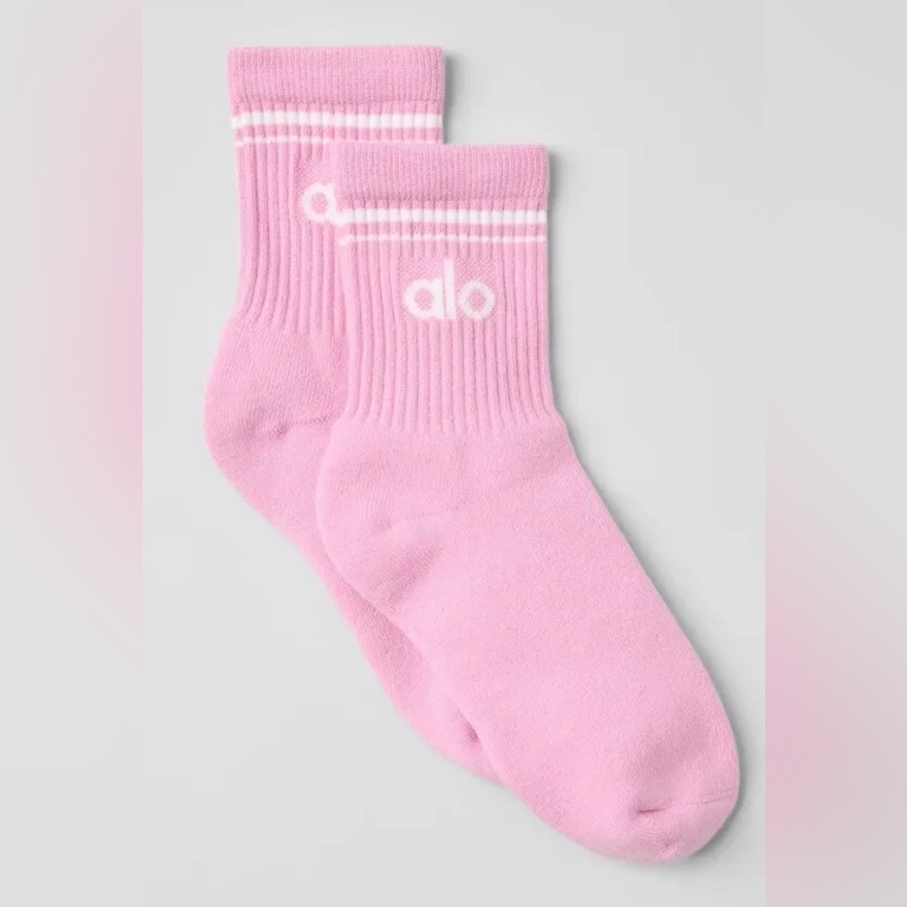 ALO Yoga Unisex Half-Crew Throwback Socks - Sweet
Pink/White